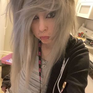 haii, i’m gloomi. ^-^